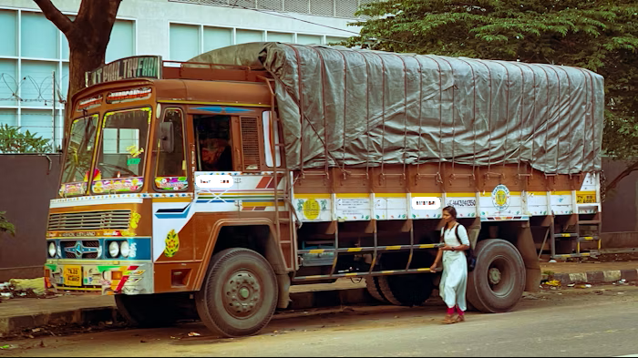 Heavy freight truck